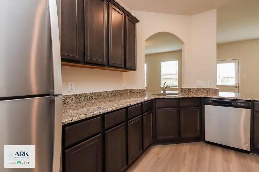 Building Photo - 5826 Sapphire Lagoon Rd