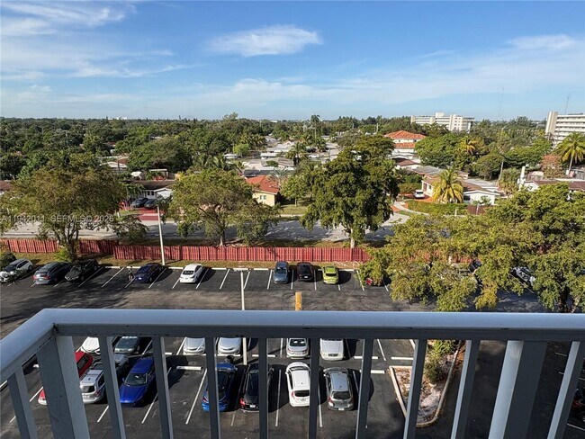 Building Photo - 1200 NE Miami Gardens Dr