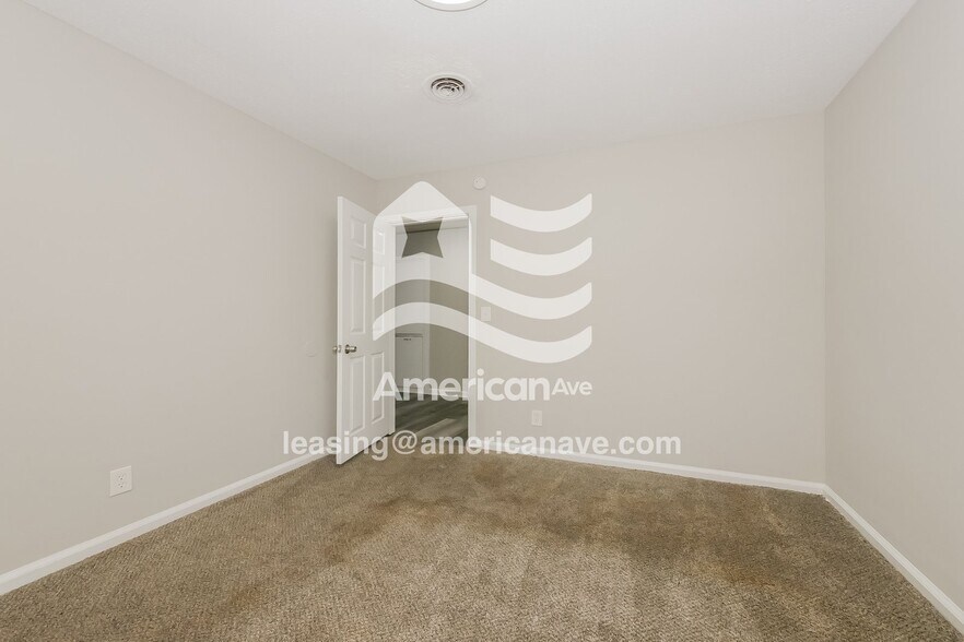 Building Photo - 4533 Sentry St