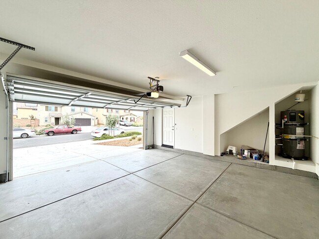 Building Photo - Move-In Ready 3 Bedroom 2.5 Bathroom Home with Loft, SOLAR & Modern Upgrades