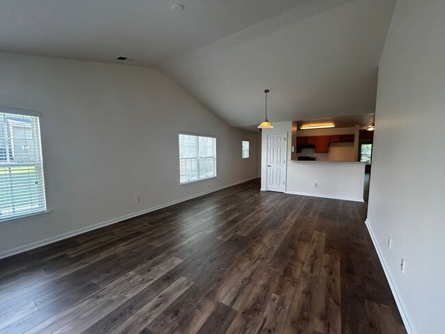 Building Photo - Lovely 3 Bedroom Home in Kyliglen!