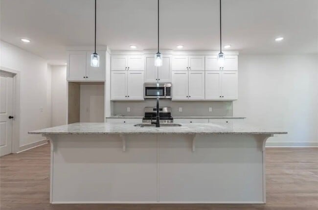 Building Photo - New 4 bedroom in Bella Vista.