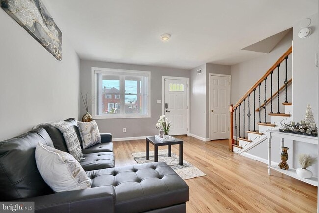 Building Photo - 2845 Plainfield Rd