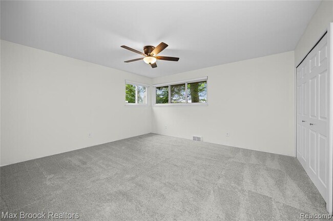 Building Photo - 6695 Lahser Rd