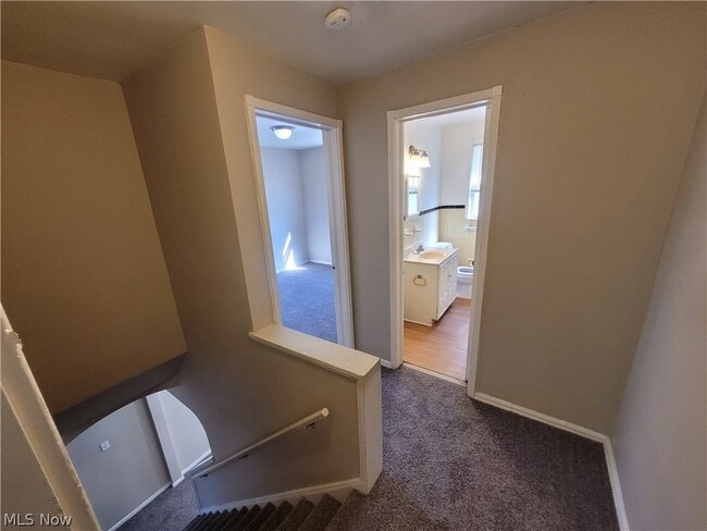 Building Photo - 255 E 250th St