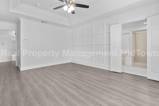 Building Photo - Charming Home Centrally Located in the DFW