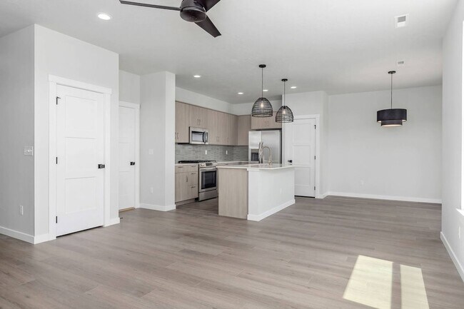 Building Photo - Brand New Home In Boise!