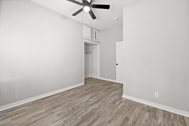 Building Photo - 501 E 4th St