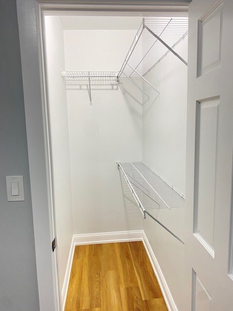 Building Photo - 1305 E 69th St