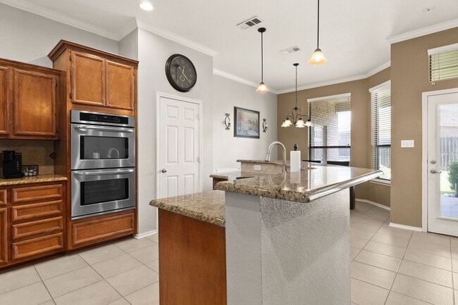 Building Photo - 1808 Bailey Dr