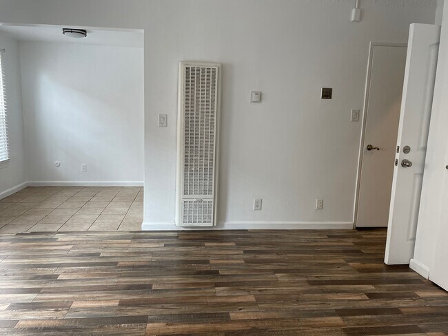 Building Photo - 4234 Mont Clair St