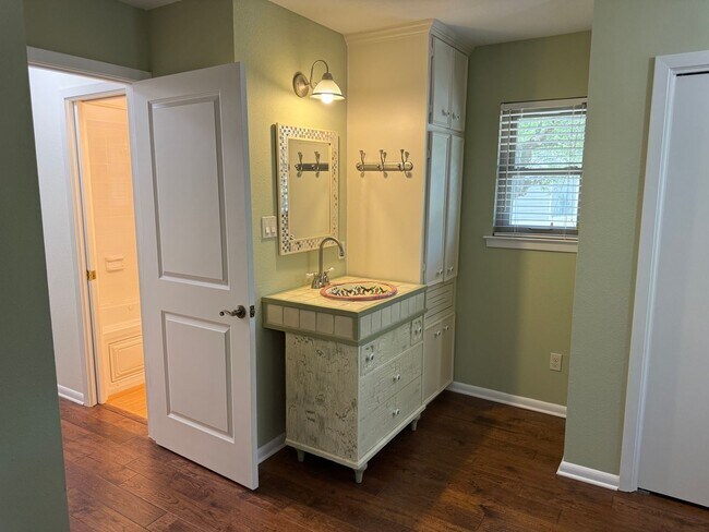 Building Photo - 9106 Rockcrest Cir