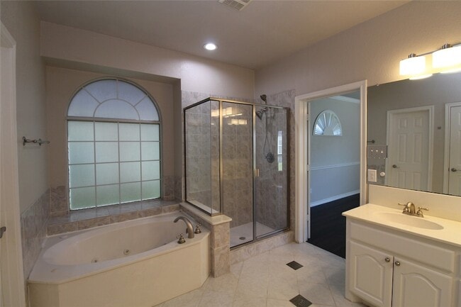 Building Photo - 15195 Shellwood Ln