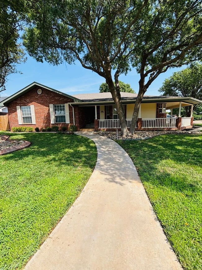 Primary Photo - 2328 Hammond Blvd