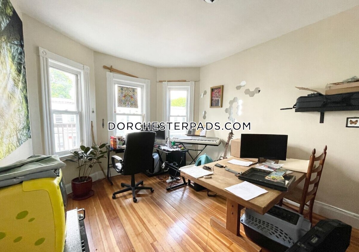 Building Photo - 26 Taft St