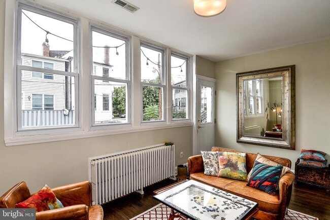 Building Photo - 2426 Observatory Pl NW