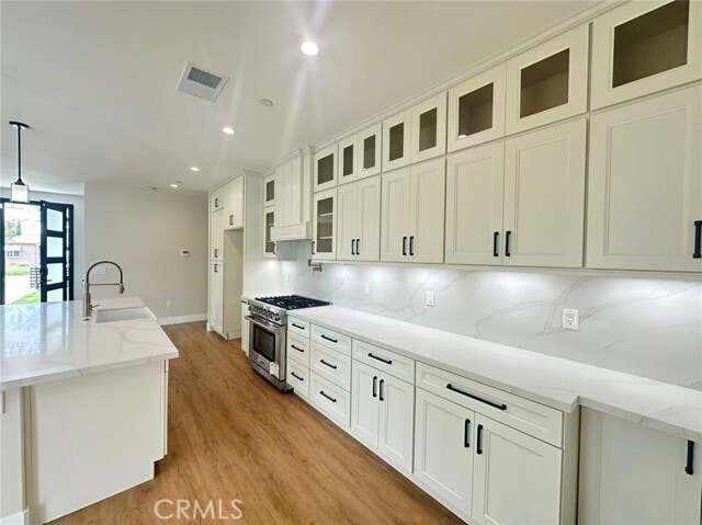 Building Photo - 204 N Willow Ave