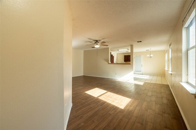 Building Photo - 1316 Scenic Hills Dr