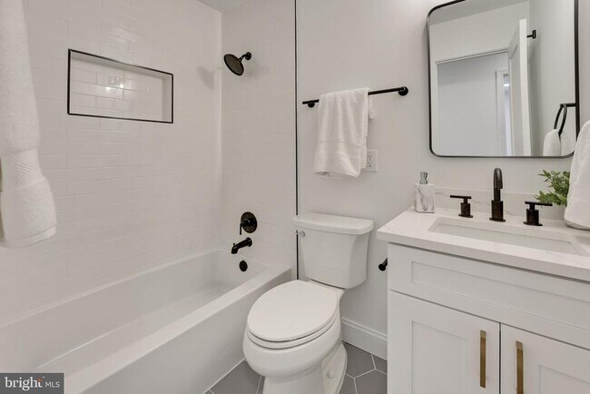 Building Photo - 14332 Belleville Ave