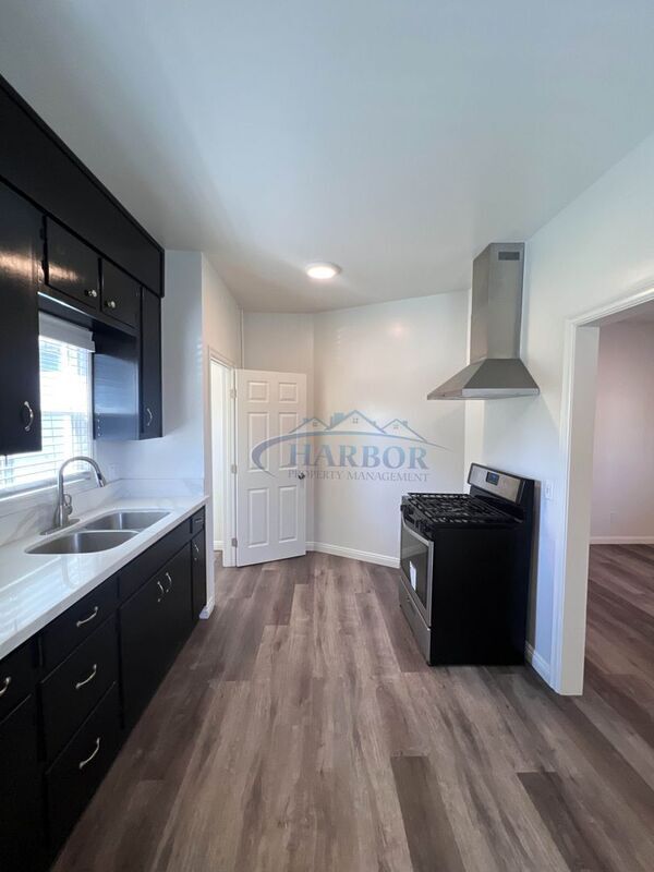 Building Photo - 426- 430 W. 22nd Street