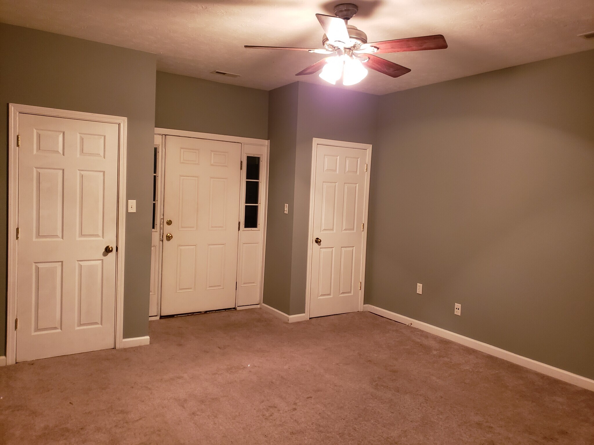 Building Photo - 2322 Guilford Ave