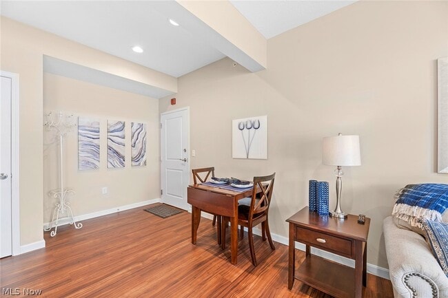 Building Photo - 558 Colony Park Dr