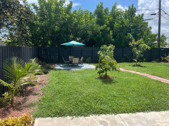 Building Photo - 40 NE 48th Ct