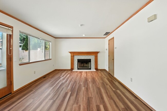 Building Photo - 3Bd/2.5Ba Kirkland Home