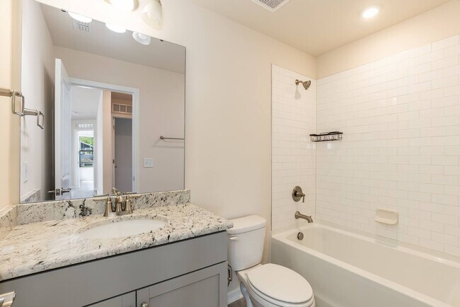 Building Photo - Move In Ready Three Bedroom Home!