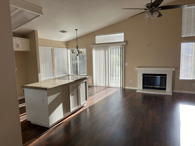 Building Photo - 1521 Annie Ct