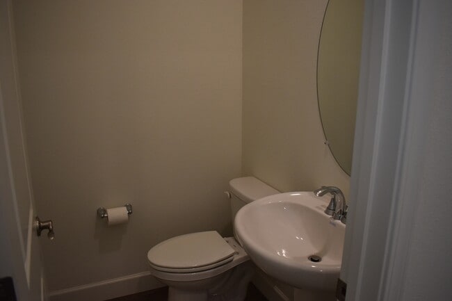 Building Photo - 8168 Oxbow Lndg Lp