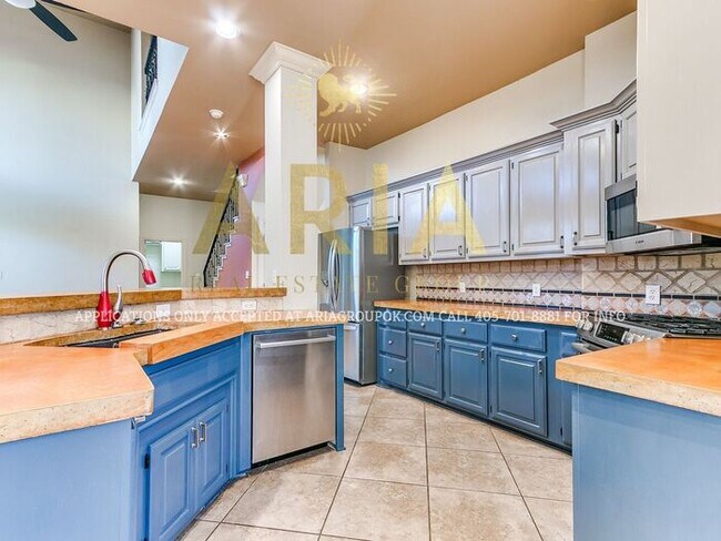 Building Photo - STUNNING 3 BED/2.5 BATH BROOKHAVEN DUPLEX!...
