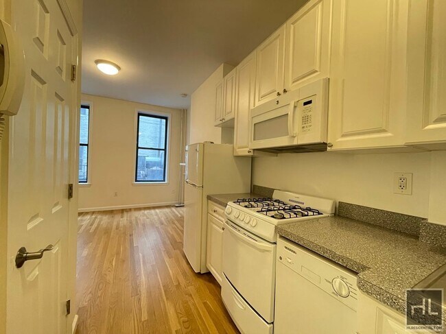 Building Photo - THIRD AVENUE