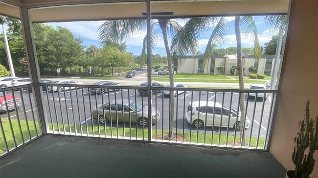 Building Photo - 770 SE 2nd Ave