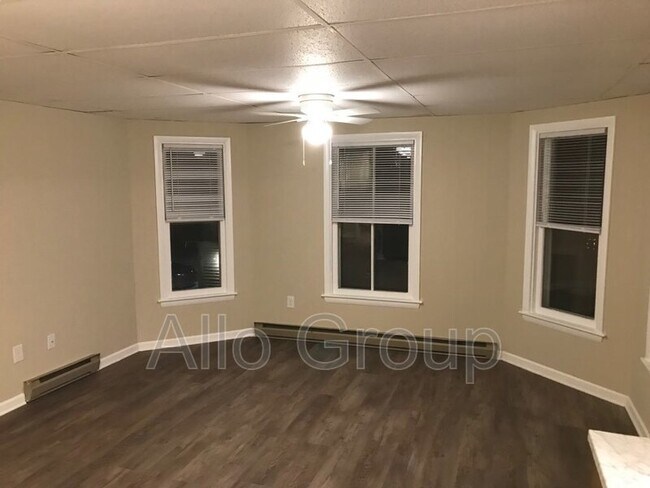 Building Photo - 608 West St