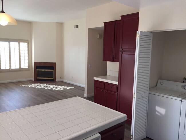 Building Photo - 2bd/2bth Condo with Private Patio, In-Unit...