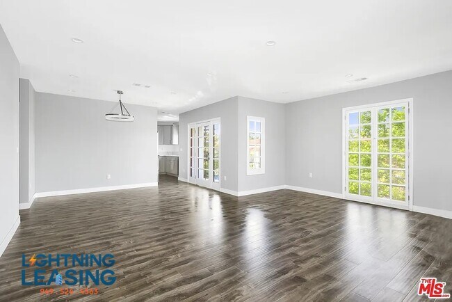 Building Photo - 1050 1/2 Meadowbrook Ave-1D