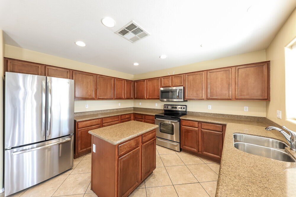 Building Photo - 27717 N 64th Dr