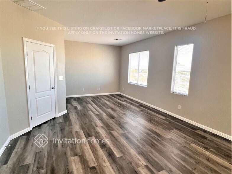 Building Photo - 708 Emerald Idol Pl