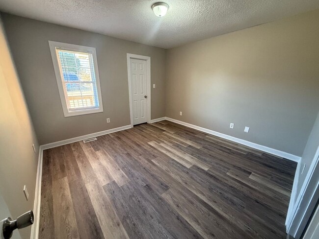 Building Photo - 4117 Juniper Ln NW