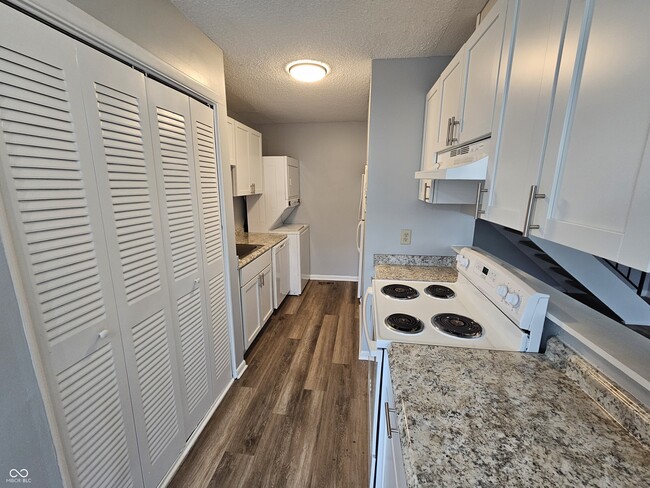 Building Photo - 6476 Lupine Terrace