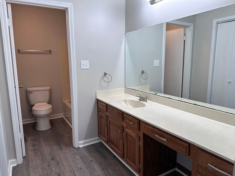 Building Photo - 378 W University Pky