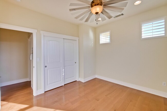 Building Photo - 3-Bed, 3-Bath Home in Sunnyvale near Seven...