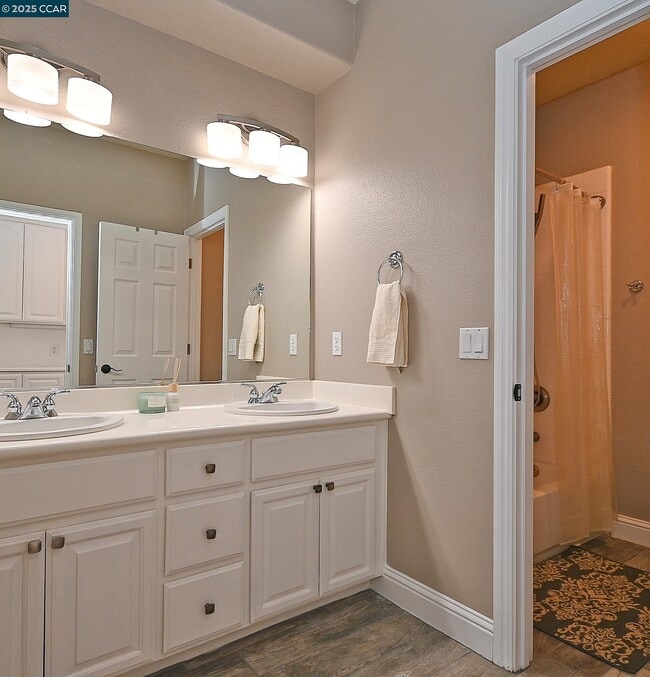 Building Photo - 829 Deer Spring Cir