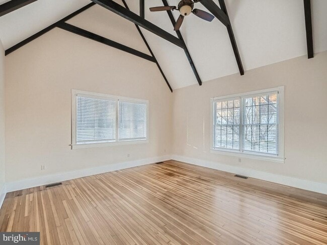 Building Photo - 2100 Rosalie Ave