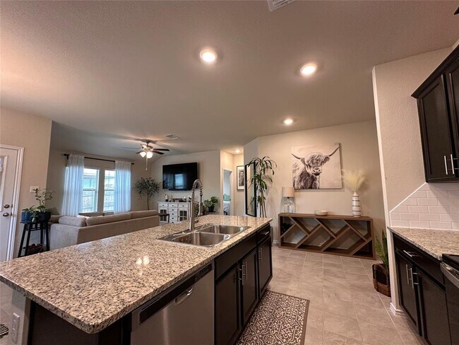 Building Photo - 216 Midas Ln
