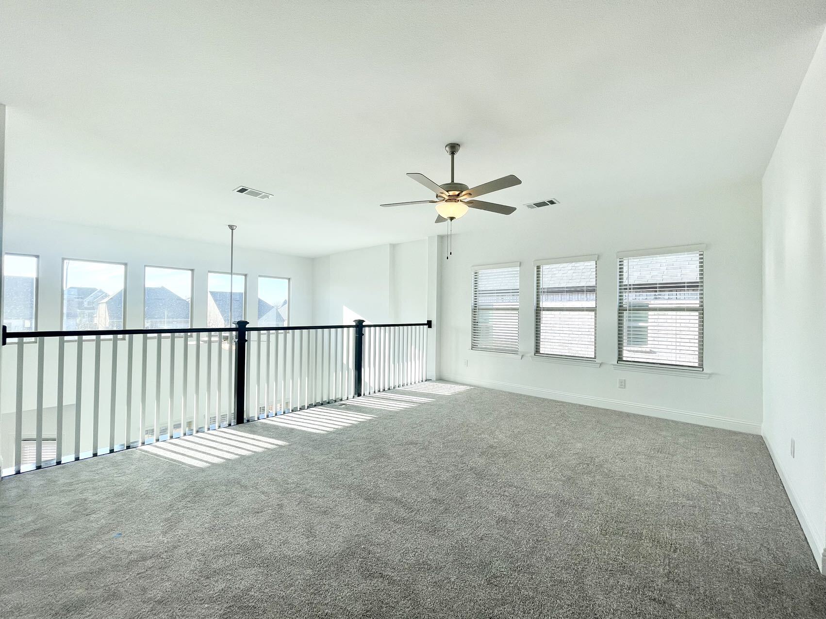 Building Photo - 16643 Chadwell Dr