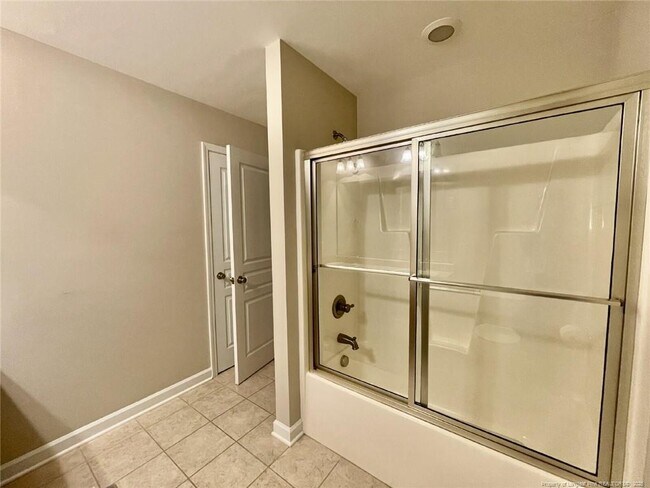 Building Photo - 1219 Braybrooke Pl