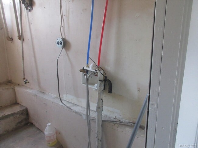 Building Photo - 32 2nd St