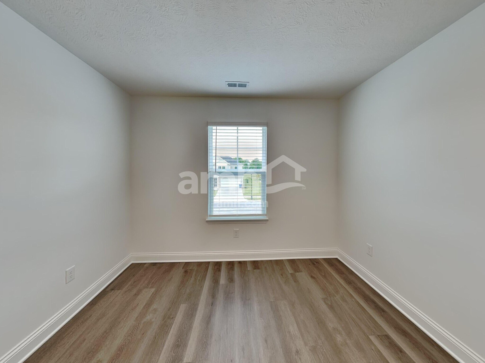 Building Photo - 9199 Henley Ave